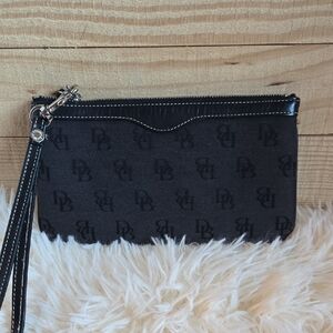EUC Dooney & Bourke Black Monogram Wristlet